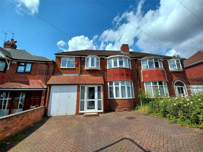 5 Bedroom Semi-Detached House To Rent In Waddington Avenue, Birmingham, West Midlands, B43