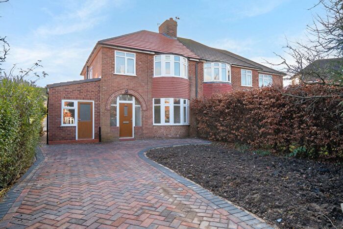 5 Bedroom Semi-Detached House For Sale In Hilbeck Grove, York, YO31