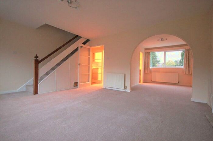 4 Bedroom House To Rent In Old Rectory Close, Harpenden, AL5