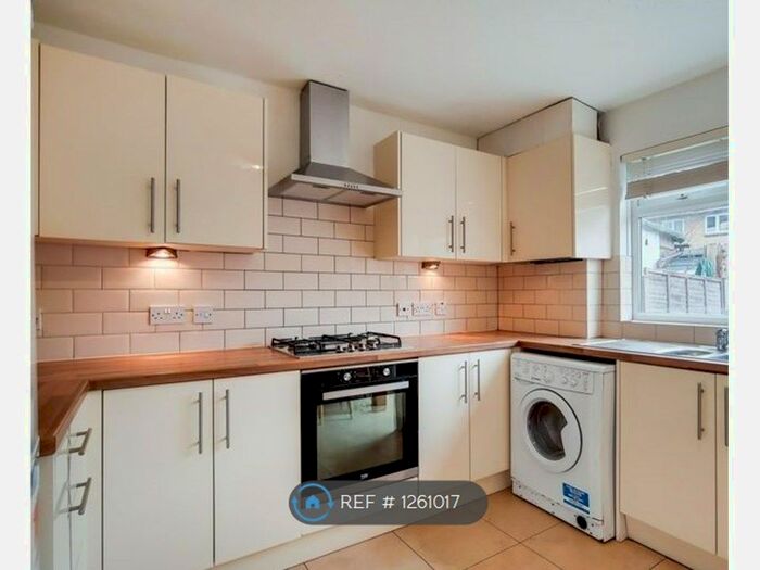 3 Bedroom Terraced House To Rent In Colman Road, London E16
