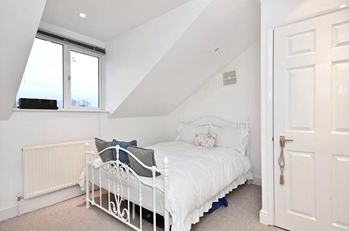 1 Bedroom Flat To Rent In Cavendish Road, Brondesbury, London, NW6