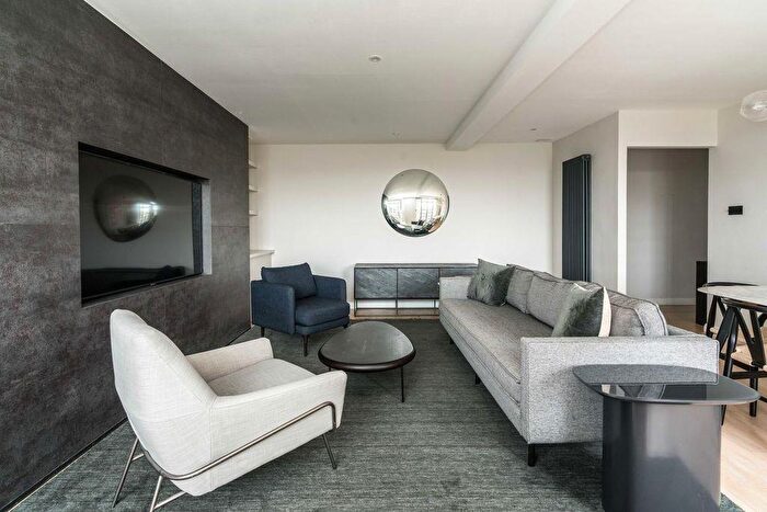 2 Bedroom Apartment To Rent In Gloucester Place, Marylebone, London, NW1