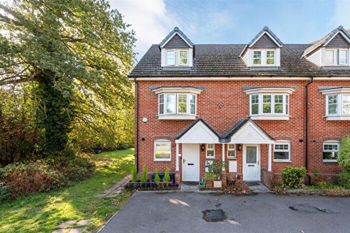 3 Bedroom End Of Terrace House For Sale In Rossby, Shinfield, Reading, RG2