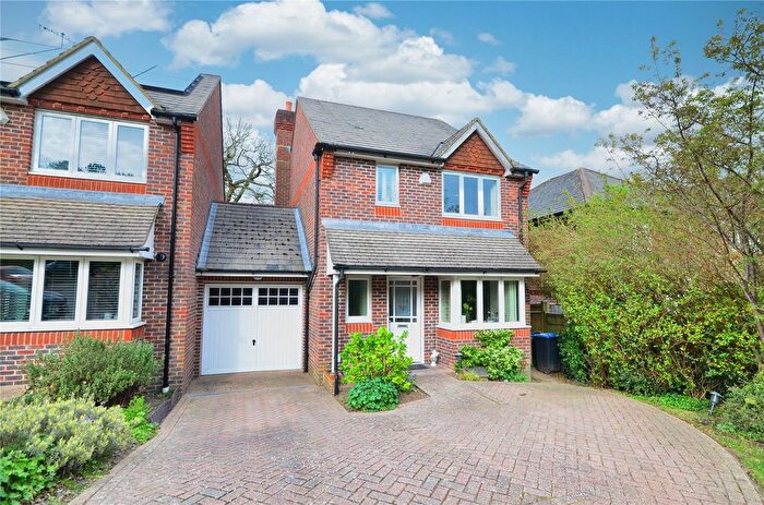 3 Bedroom Link Detached House For Sale In East Grinstead, West Sussex, RH19