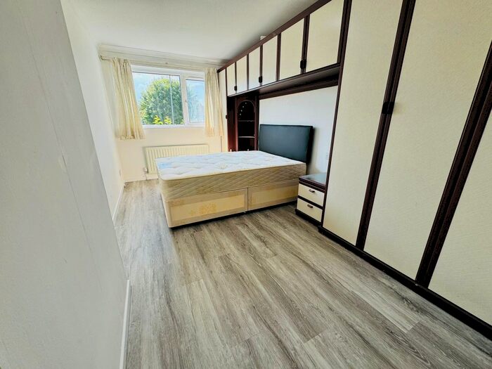 4 Bedroom Terraced House To Rent In Bloomsbury Gardens, Dunstable, LU5