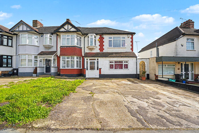 6 Bedroom End Of Terrace House For Sale In Hillside Avenue, Woodford Green, IG8