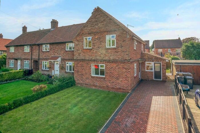 3 Bedroom Town House For Sale In Meadow Vale, Green Hammerton, York, YO26