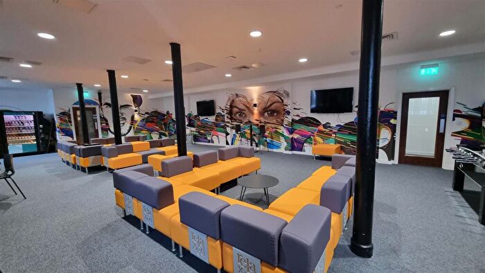 1 Bedroom Private Hall To Rent In The Silk Mill, LA2