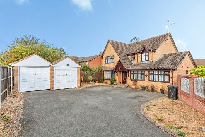6 Bedroom Detached House For Sale In Wrenbury Road, Northampton, Northamptonshire, NN5