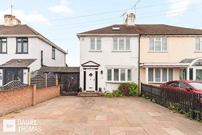 2 Bedroom Semi Detached House For Sale In Nazeing Road, Waltham Abbey, EN9