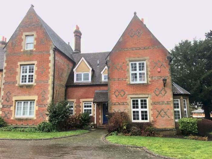 2 Bedroom Apartment To Rent In Wrotham Road, , Gravesend, DA13