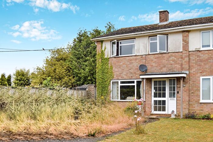 3 Bedroom Semi-Detached House For Sale In St. Giles, Bletchingdon, Kidlington, OX5