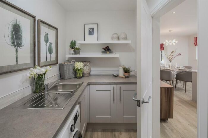 4 Bedroom Detached House For Sale In Stanbridge Road, Haddenham, Buckinghamshire, HP17