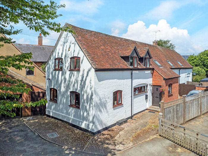 4 Bedroom Detached House For Sale In The Green, Dunchurch, Rugby Warwickshire, CV22