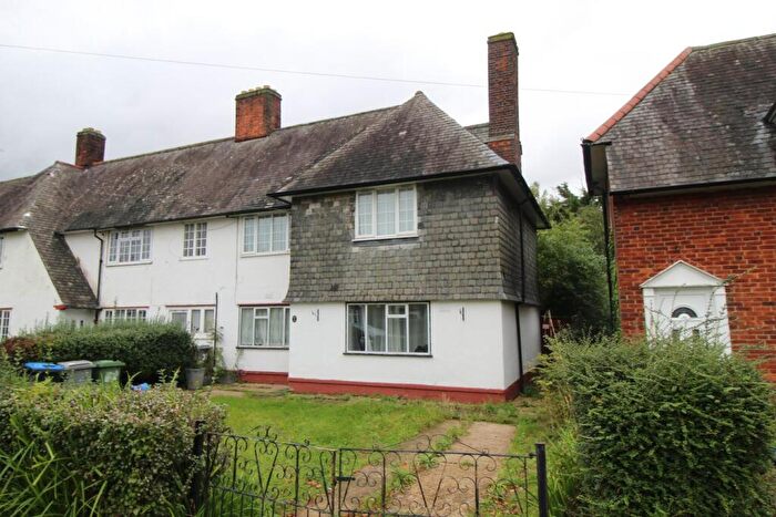 2 Bedroom Ground Maisonette To Rent In Bacon Lane, London, NW9