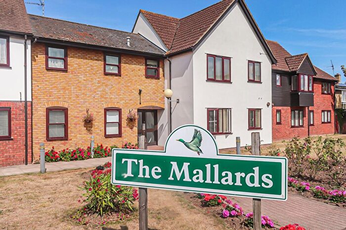 2 Bedroom Retirement Property For Sale In High Street, Great Wakering, SS3