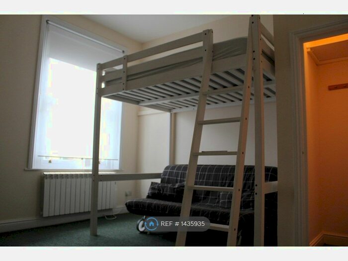 Studio To Rent In Gloucester Drive, London, N4