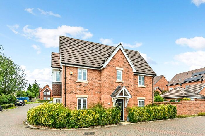 4 Bedroom Detached House For Sale In Motley Gardens, Alton, Hampshire, GU34