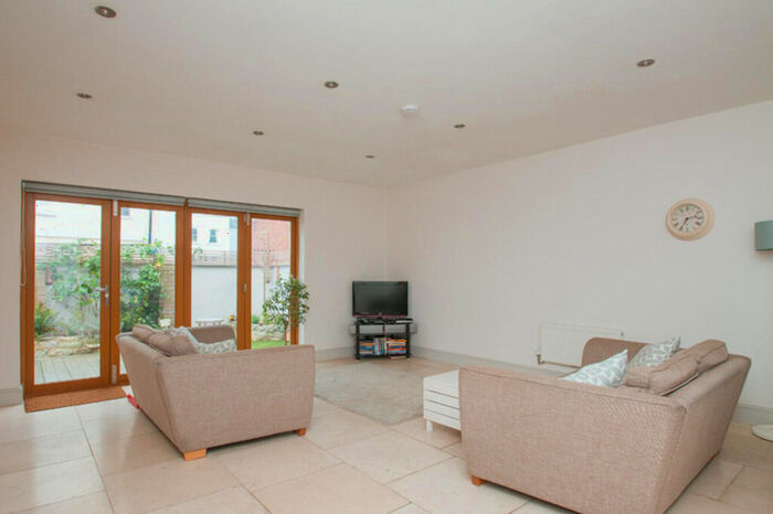 3 Bedroom Detached House To Rent In Sydenham Lane, Cotham, Bristol, BS6