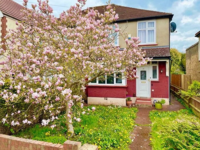 3 Bedroom Semi-Detached House To Rent In West View Road, Swanley, BR8