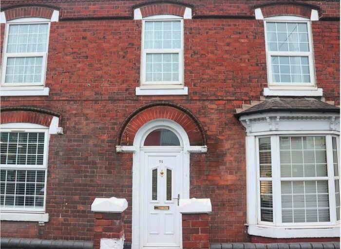 3 Bedroom Semi-Detached House To Rent In Dudley Road, Halesowen, B63