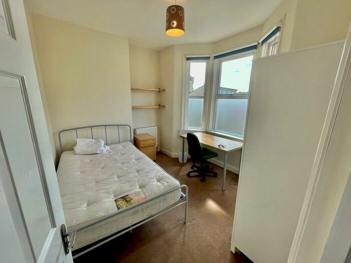 8 Bedroom House To Rent In Junction Avenue, Bath, BA2
