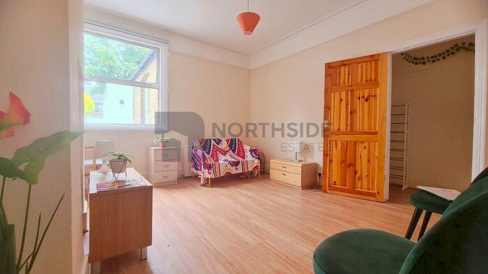 4 Bedroom Semi-Detached House To Rent In Sydney Road, London, W13