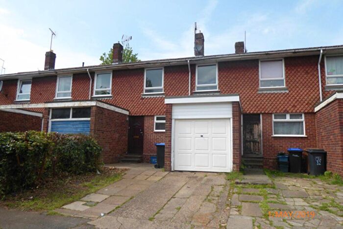 3 Bedroom House To Rent In Sulgrave Road - Northampton, NN5