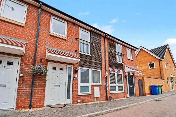 2 Bedroom Property For Sale In Holly Mews, Grimsby, DN34