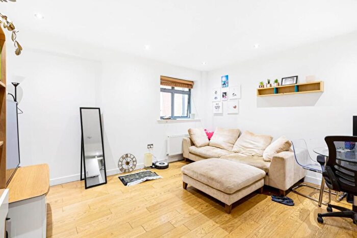 1 Bedroom Flat To Rent In Curtain Road, Shoreditch Triangle, EC2A