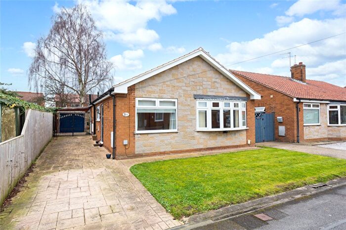 2 Bedroom Bungalow For Sale In Blackthorn Drive, York, North Yorkshire, YO31