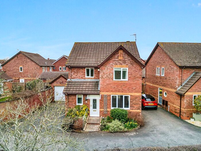 4 Bedroom Detached House For Sale In Defford Road, Pershore, WR10