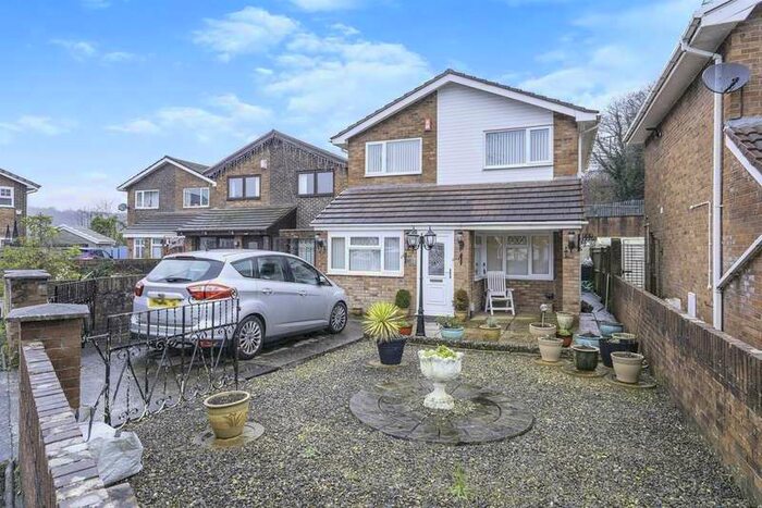3 Bedroom Detached House For Sale In St. Marys Close, Briton Ferry, Neath, SA11