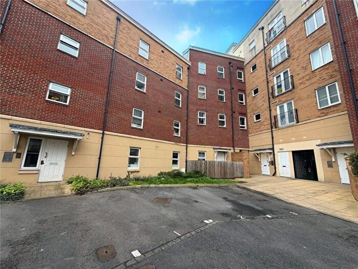 2 Bedroom Flat To Rent In Boot Lane, Bristol, Somerset, BS3