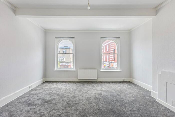 2 Bedroom Flat To Rent In High Street London, NW10