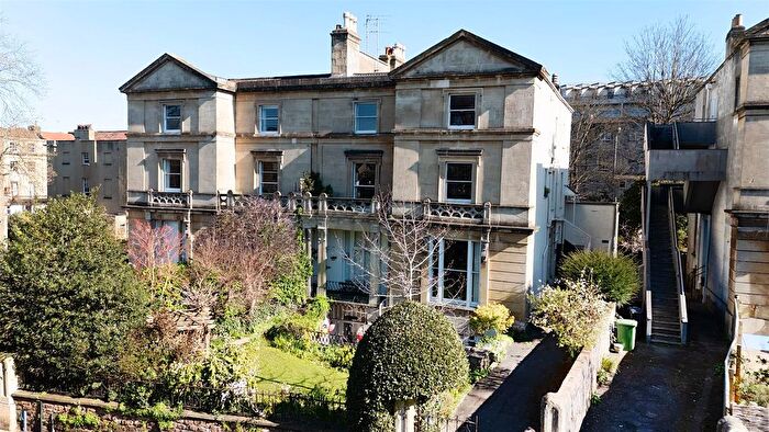 3 Bedroom Flat For Sale In Richmond Park Road, Clifton, Bristol, BS8