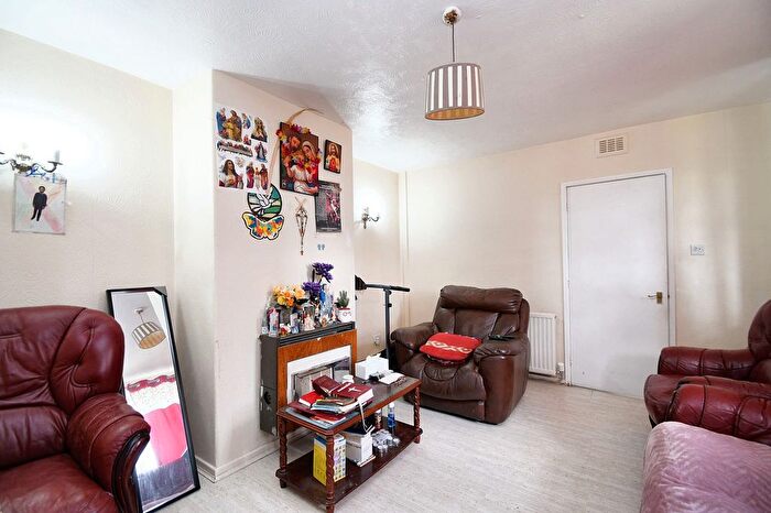 3 Bedroom Terraced House For Sale In Bedford Grove, Cadishead, M44