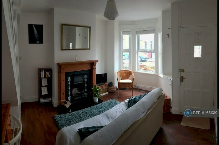 3 Bedroom Terraced House To Rent In Belmont Road, Reading, RG30