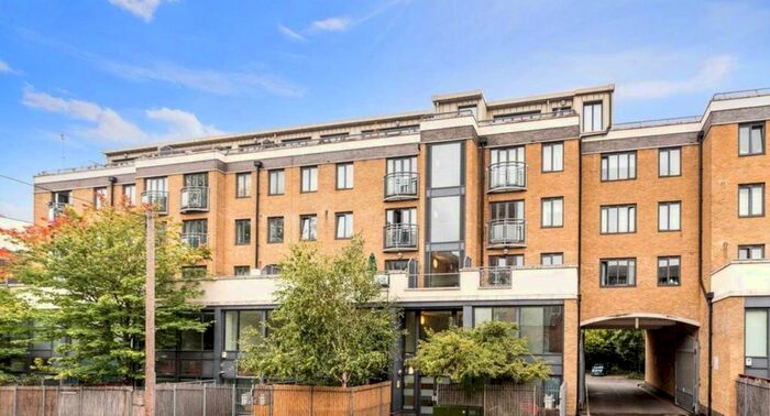 1 Bedroom Flat To Rent In Fairfield Road, Bow, E3