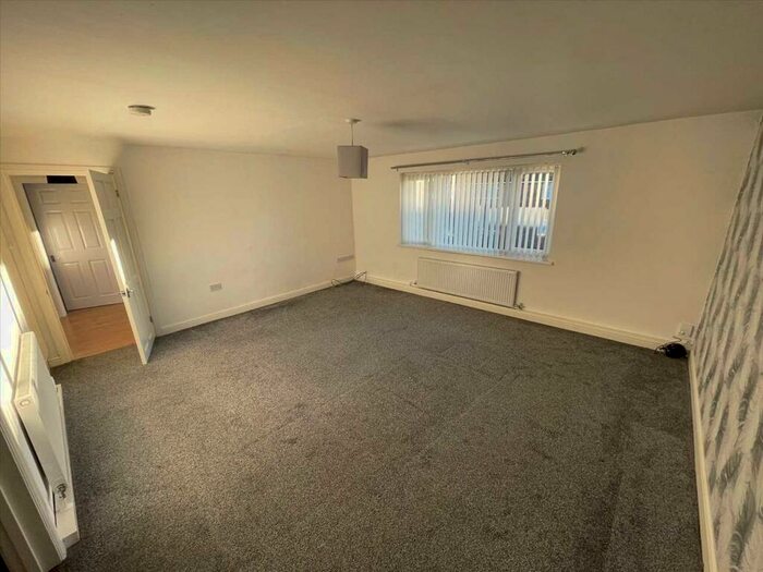2 Bedroom Flat To Rent In Stirling Court, Ellesmere Port, CH65
