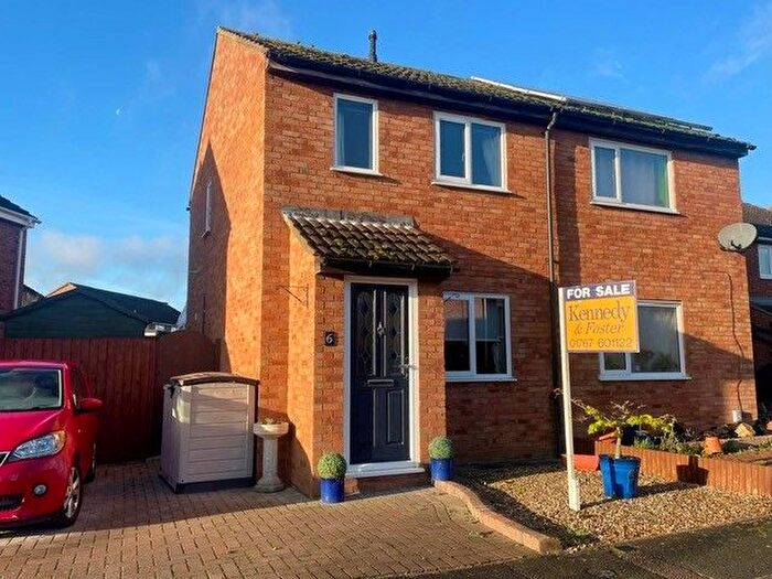 2 Bedroom Semi Detached House For Sale In Derwent Avenue, Biggleswade, SG18