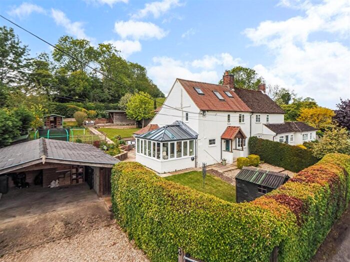 4 Bedroom Semi-Detached House For Sale In Long Leaze, Stoke, Andover, SP11