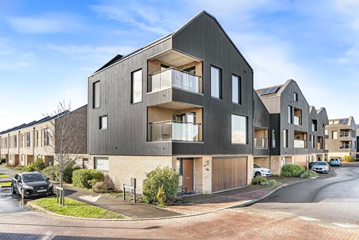 5 Bedroom End Of Terrace House For Sale In Southwell Drive, Trumpington, CB2