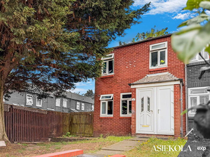 2 Bedroom End Of Terrace House For Sale In Malthouse Gardens, Birmingham, B19