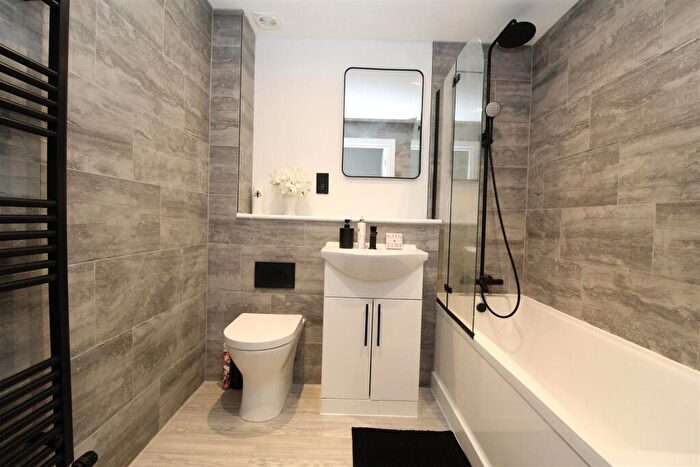 2 Bedroom Flat For Sale In Charles Court, Margate, CT9