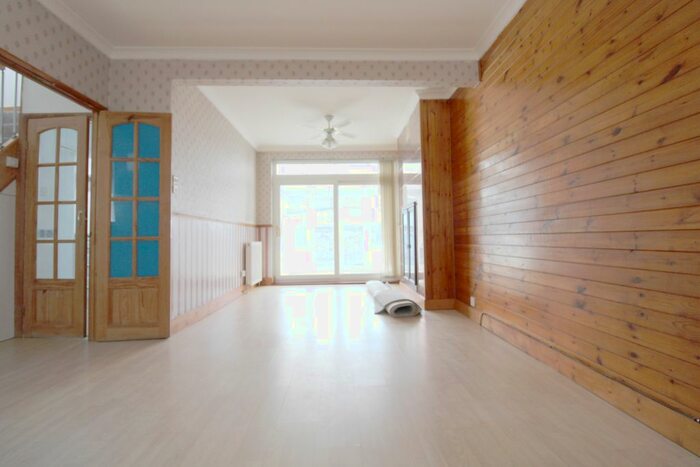 4 Bedroom Detached House To Rent In Reynolds Drive, Queensbury, Edgware, HA8