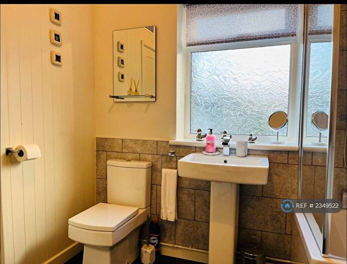 2 Bedroom Flat To Rent In Craig Court, Cardiff, CF24