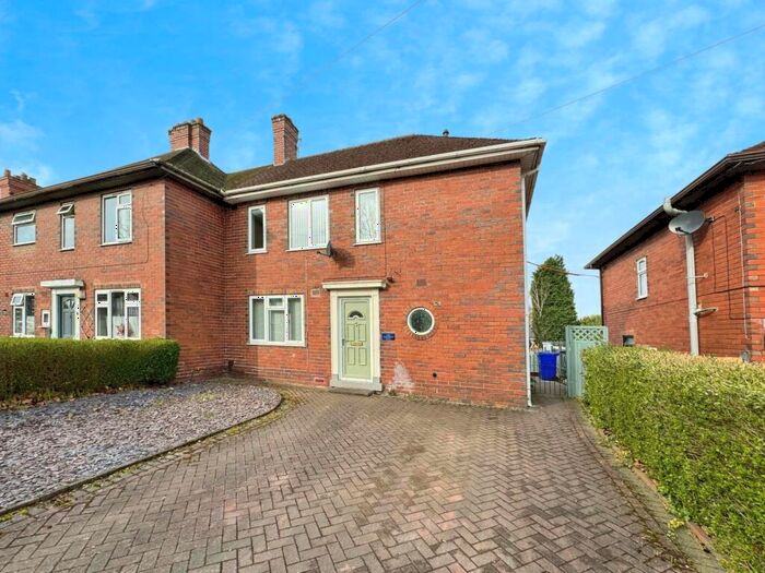 3 Bedroom Semi-Detached House To Rent In Newhouse Road, Stoke-on-Trent, Staffordshire, ST2