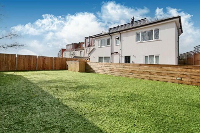 1 Bedroom Flat To Rent In Montpelier Rise, London, NW11