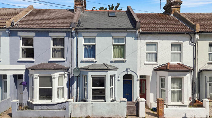 1 Bedroom Apartment For Sale In Gordon Road, Southend-on-sea, SS1